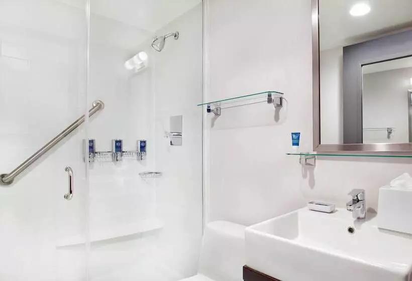 Ullakkohuone, Four Points By Sheraton Midtown Times Square