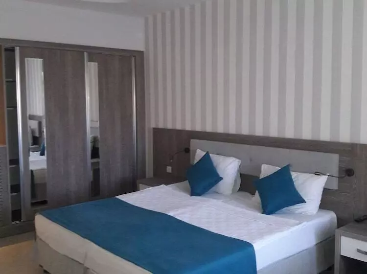 اتاق خانوادگی, Lykia Botanika Beach & Fun Club