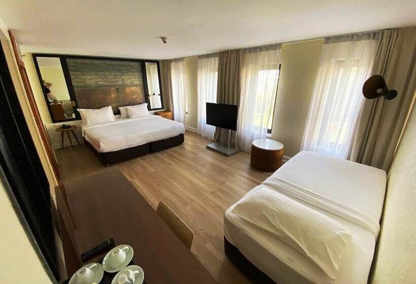 디럭스 트리플 룸, Miapera Hotel And Spa