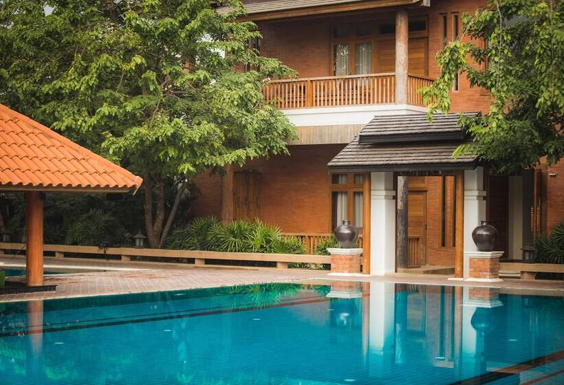 سوئیت پریمیوم با چشم‌انداز استخر, Rupar Mandalar Resort