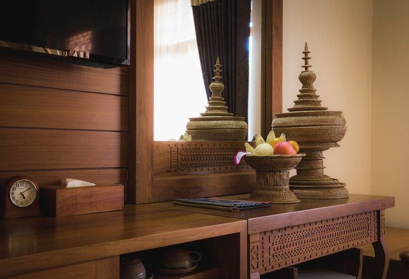 سوئیت پریمیوم با چشم‌انداز استخر, Rupar Mandalar Resort