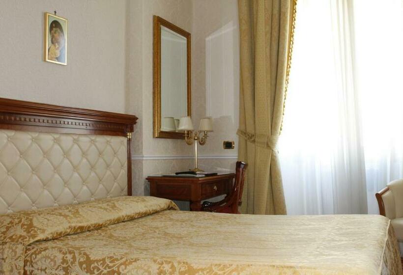 غرفة قياسية فردية, Villa Pinciana