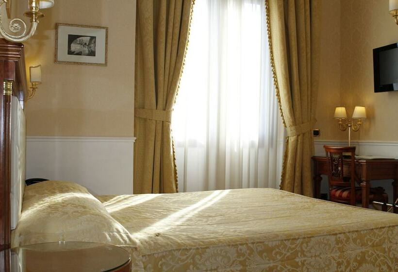 غرفة قياسية, Villa Pinciana