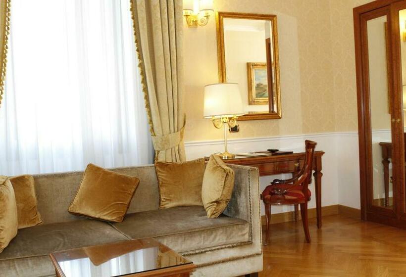 غرفة قياسية ثلاثية, Villa Pinciana