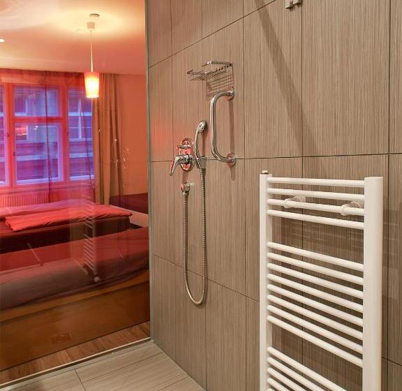 Quarto Estandar, Purpur