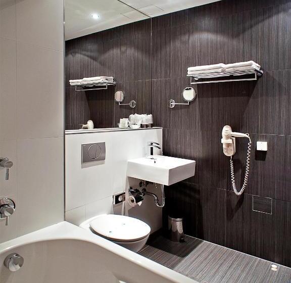 Quarto Triplo Estandar, Purpur