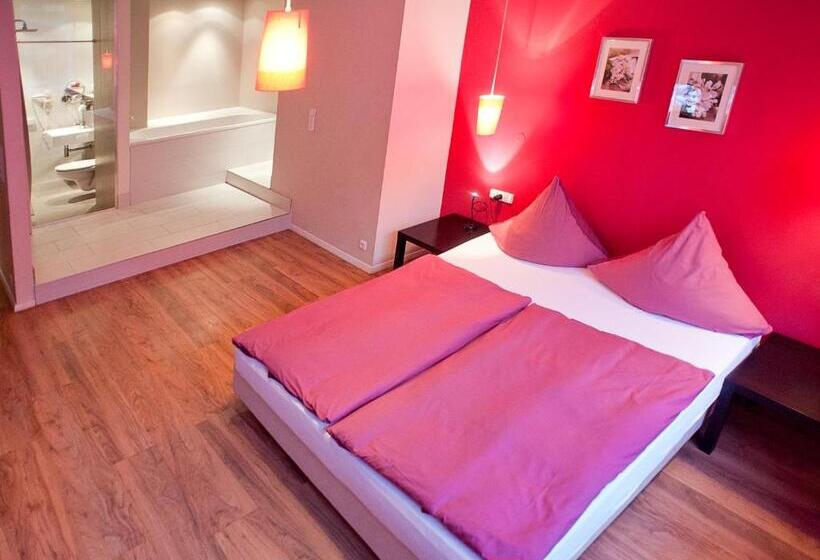 Quarto Triplo Estandar, Purpur