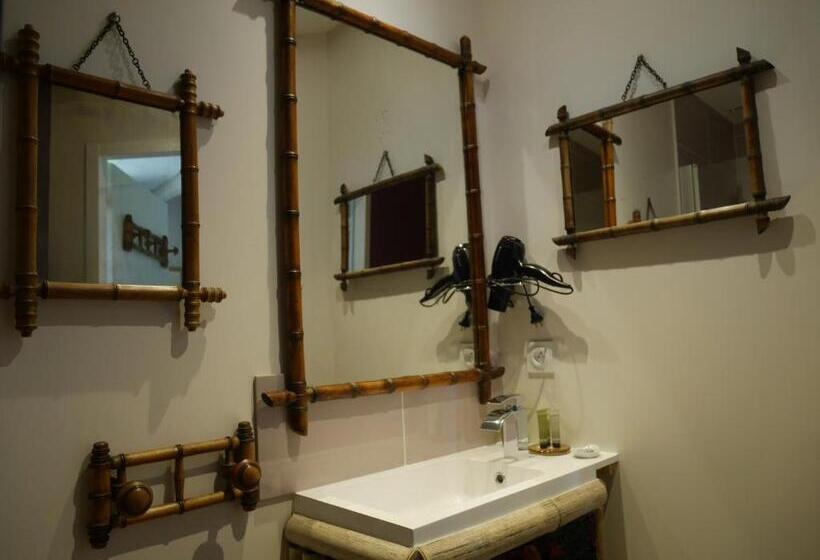 Номер Basic, Les Volets Violets