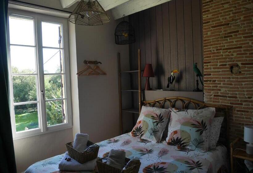 Номер Basic, Les Volets Violets