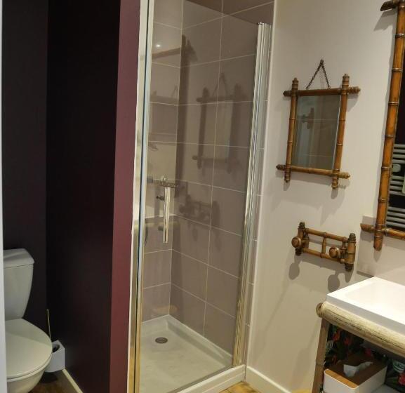 Номер Basic, Les Volets Violets