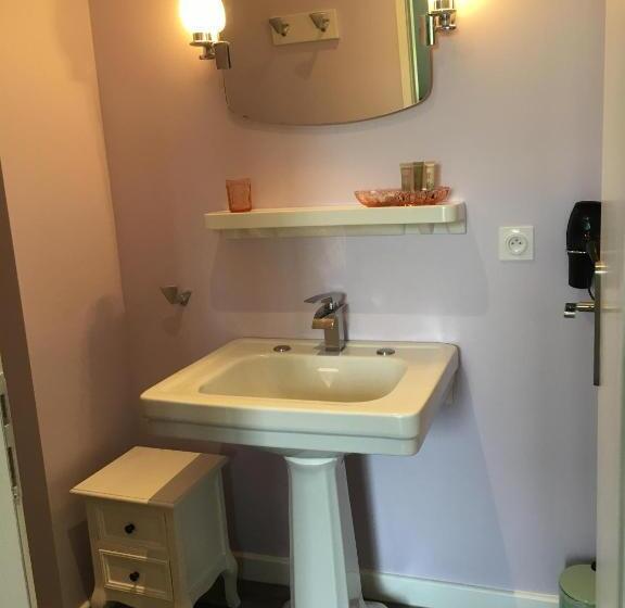 Номер Superior, Les Volets Violets