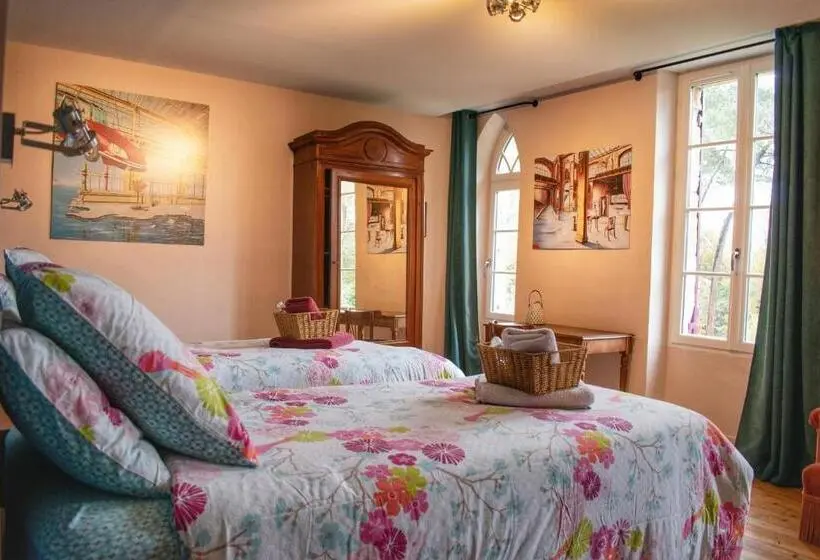 Deluxe-huone, Les Volets Violets