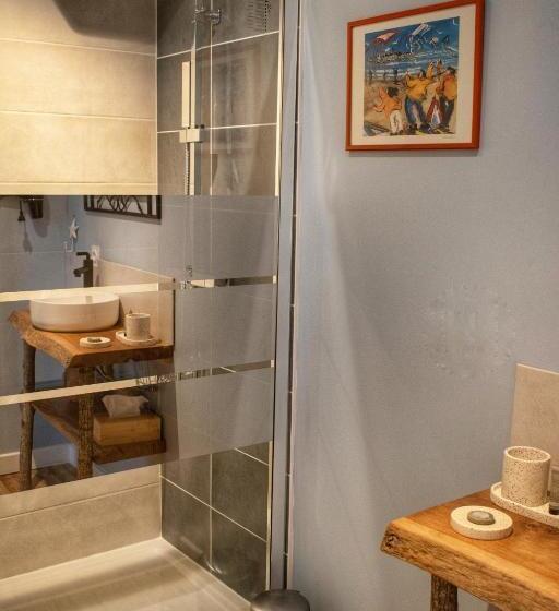 Номер Deluxe, Les Volets Violets