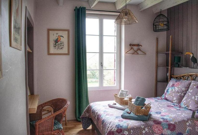 Номер Basic, Les Volets Violets