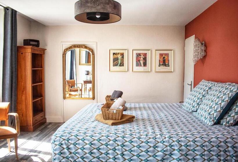 Номер Superior, Les Volets Violets