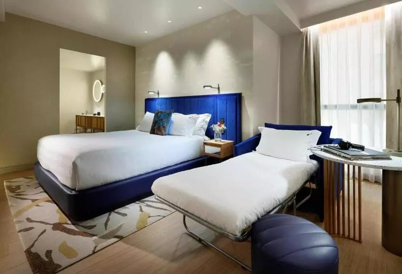 اتاق لوکس خانوادگی, Hard Rock Hotel Madrid