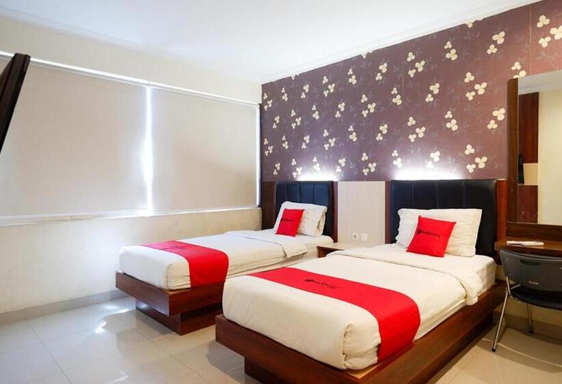 豪华房间, Reddoorz Plus @ Grand Pacifik Hotel Makassar