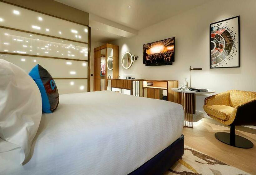 اتاق کلاسیک با تخت دونفره, Hard Rock Hotel Madrid