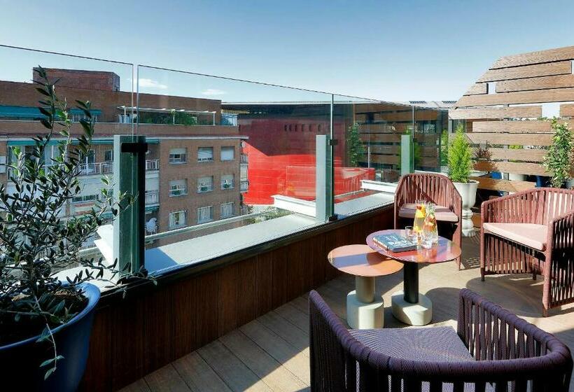 سوئیت جونیور با تراس, Hard Rock Hotel Madrid