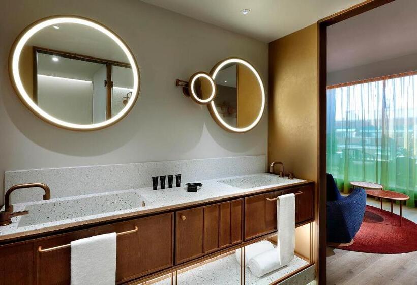 سوئیت جونیور با تراس, Hard Rock Hotel Madrid