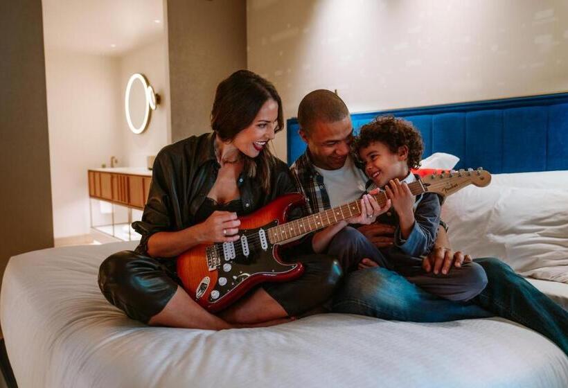חדר סטנדרט לשלושה, Hard Rock Hotel Madrid