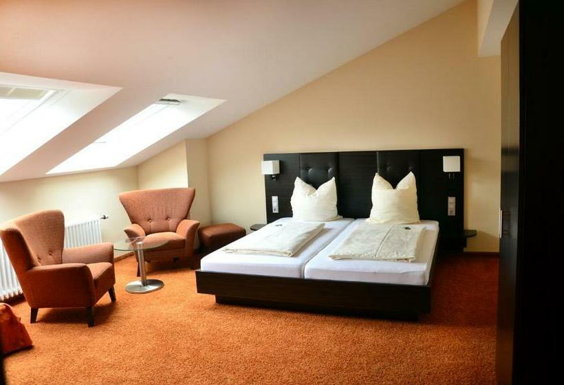 주니어 스위트, Stern