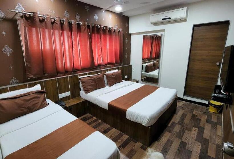 חדר בסיסי לשלושה, Nova Prime