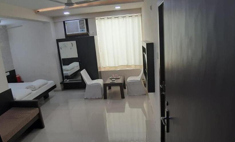 חדר סטנדרט עם מיטת קינג, Vamoose Sharda Resort