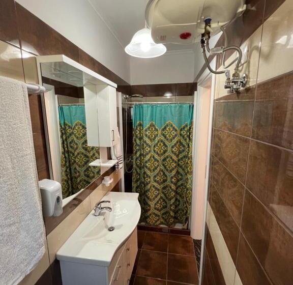 اتاق استاندارد چهار تخته, Adriatik Guesthouse