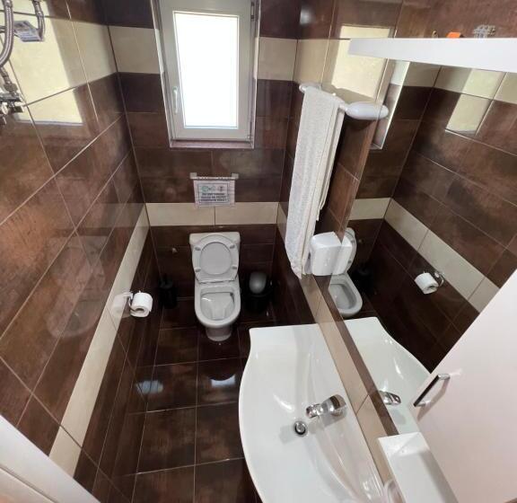 اتاق استاندارد چهار تخته, Adriatik Guesthouse