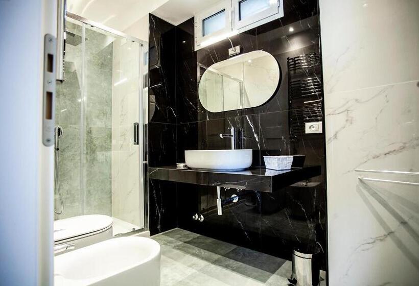 스탠다드 트리플 룸, Cavalieri D Oro Luxury House