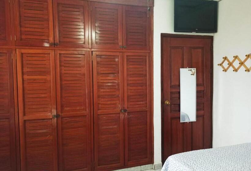 Номер Стандарт Совместная Ванная, Hostal Familiar Argeñal
