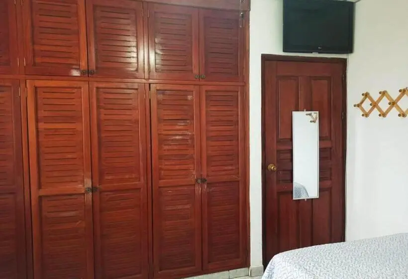 バス共有のスタンダードルーム, Hostal Familiar Argeñal