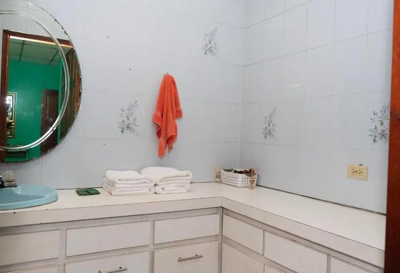 スタンダードトリプルルーム, Hostal Familiar Argeñal