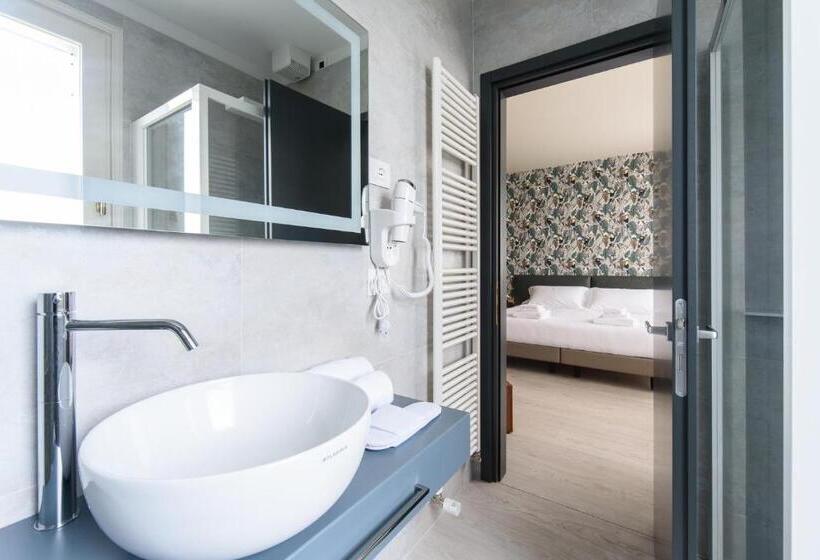 סוויטת ג'וניור, Zenit