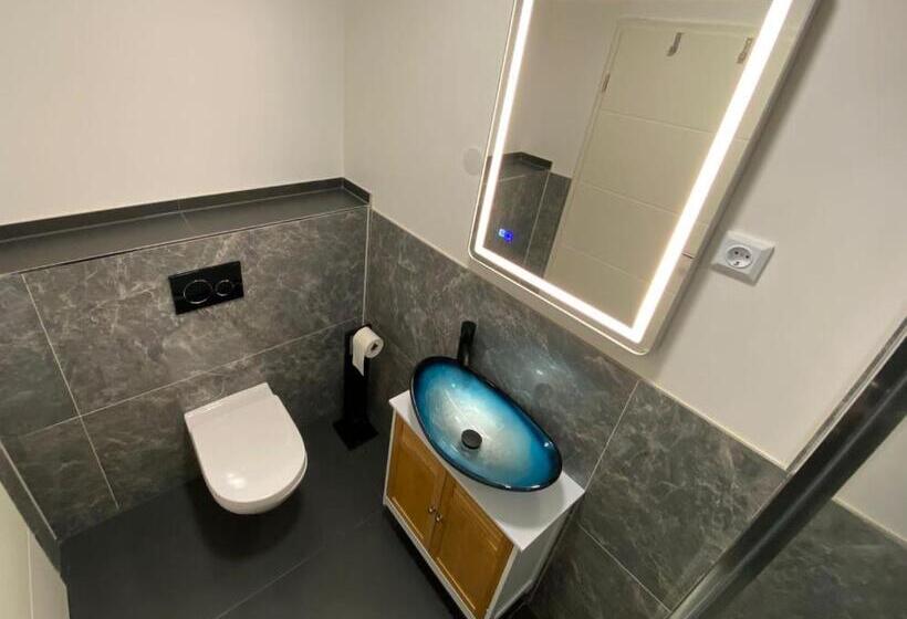 Номер Deluxe, Zum Ewigen Rath