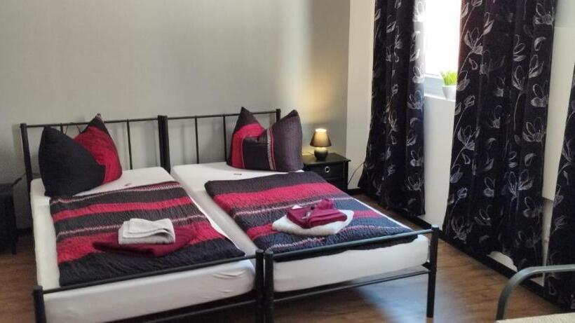 Семейный Номер Deluxe, Zum Ewigen Rath