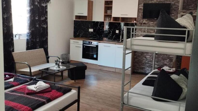 Семейный Номер Deluxe, Zum Ewigen Rath