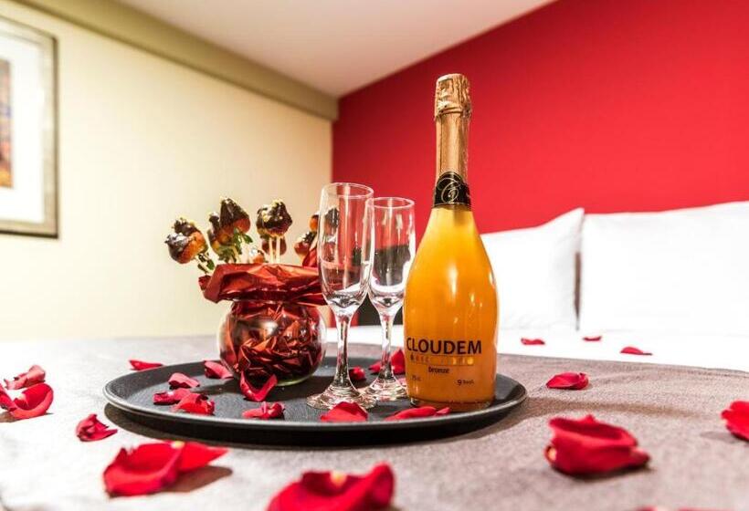 Президентский Люкс, Urban Green Hotel & Suites