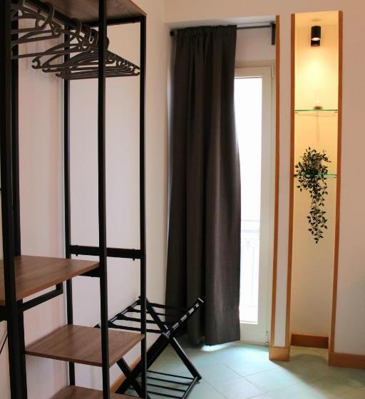 اتاق لوکس با بالکن و چشمانداز دریا, B&b Via Veneto