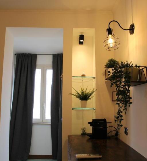 اتاق استاندارد چهار تخته با چشمانداز دریا, B&b Via Veneto