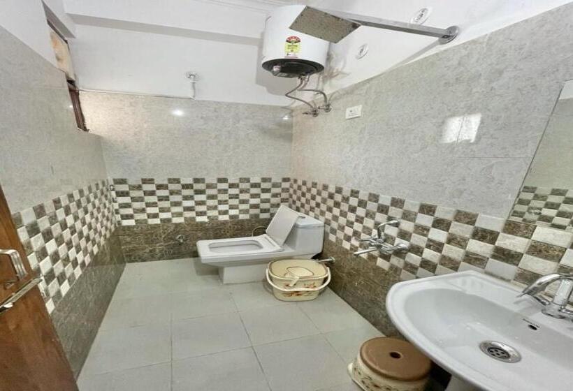 트리플 클래식 룸, Capital O Kanha Guest House