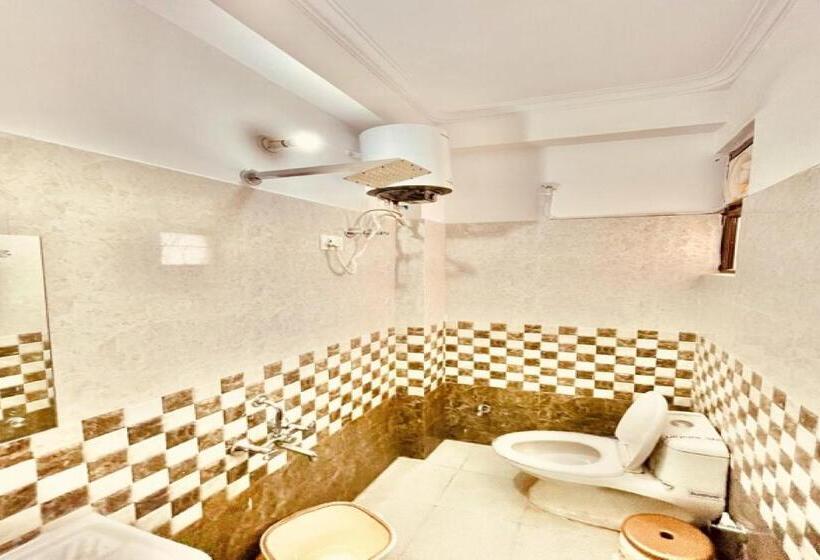 트리플 클래식 룸, Capital O Kanha Guest House