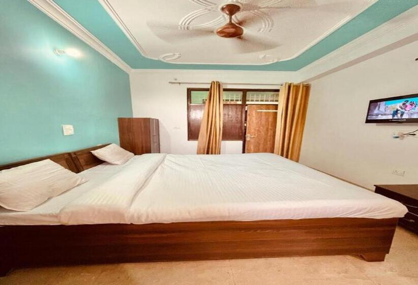 트리플 클래식 룸, Capital O Kanha Guest House