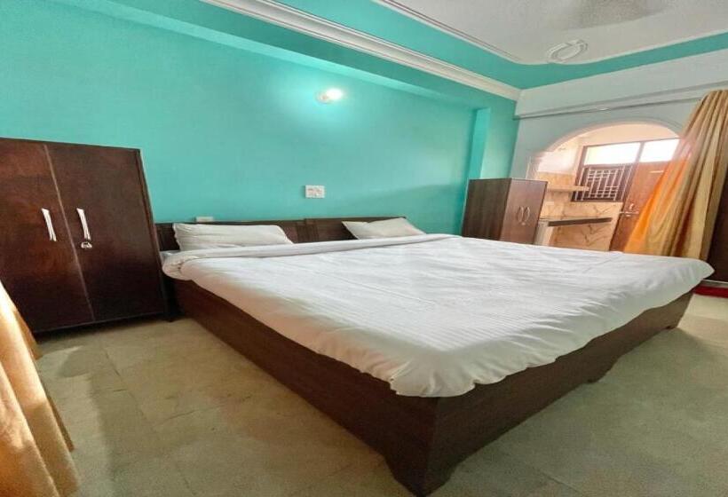 트리플 클래식 룸, Capital O Kanha Guest House