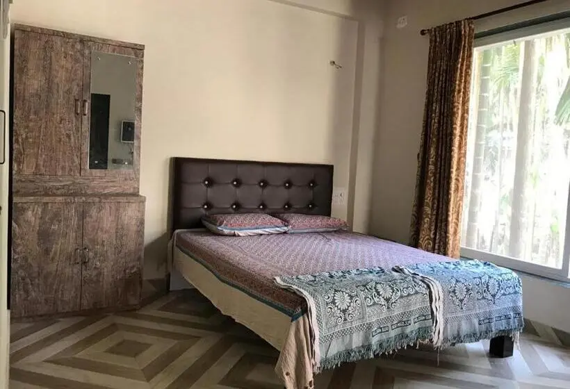 デラックスルーム, Swimming Pool Cottage Alibag With Meals