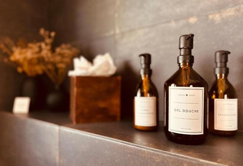 스탠다드 룸 풀장 전망, 4 Saisons En Provence