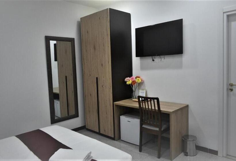 חדר סטנדרט לשלושה, Affittacamere Dianir