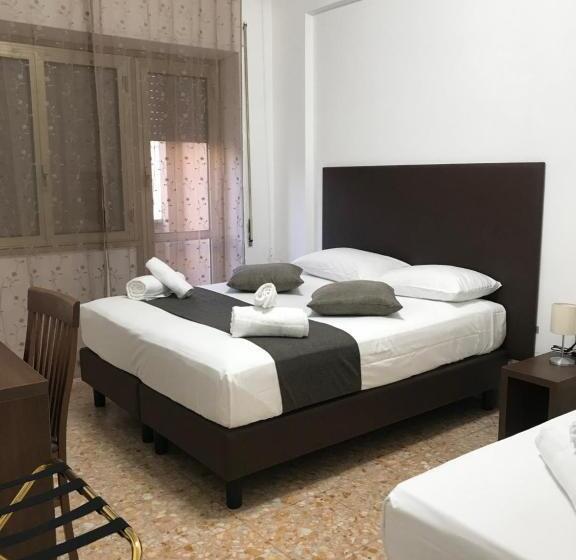 חדר סטנדרט לשלושה, Affittacamere Dianir