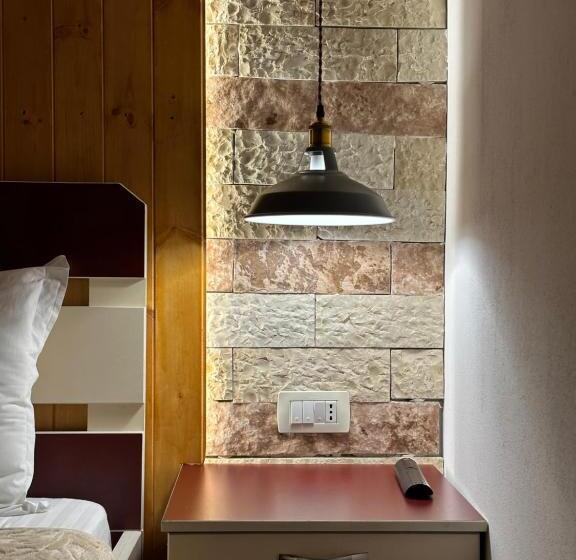 اتاق استاندارد با چشم‌انداز باغ, Mani Guest House